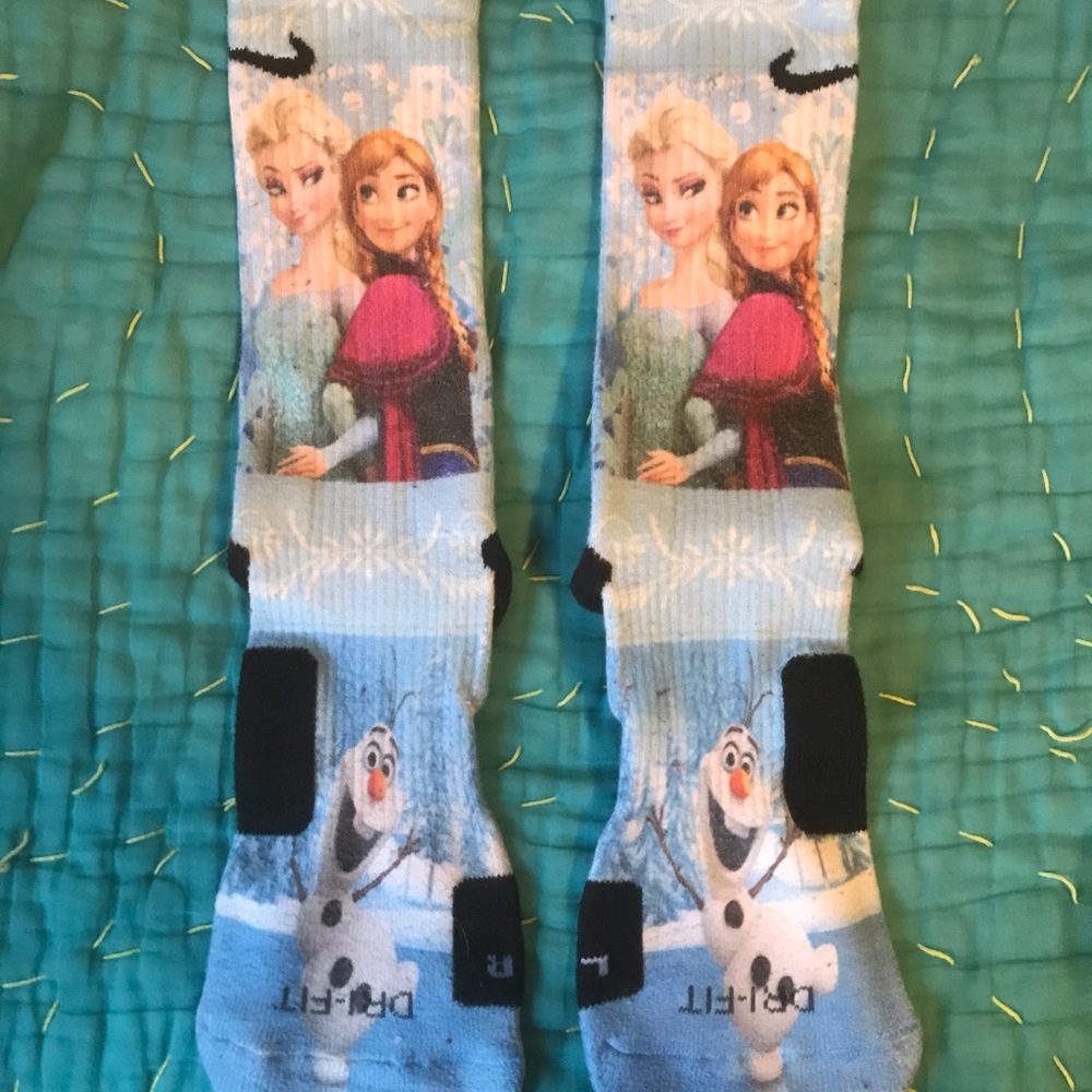 Nike Disney Frozen socks ⛄️👑